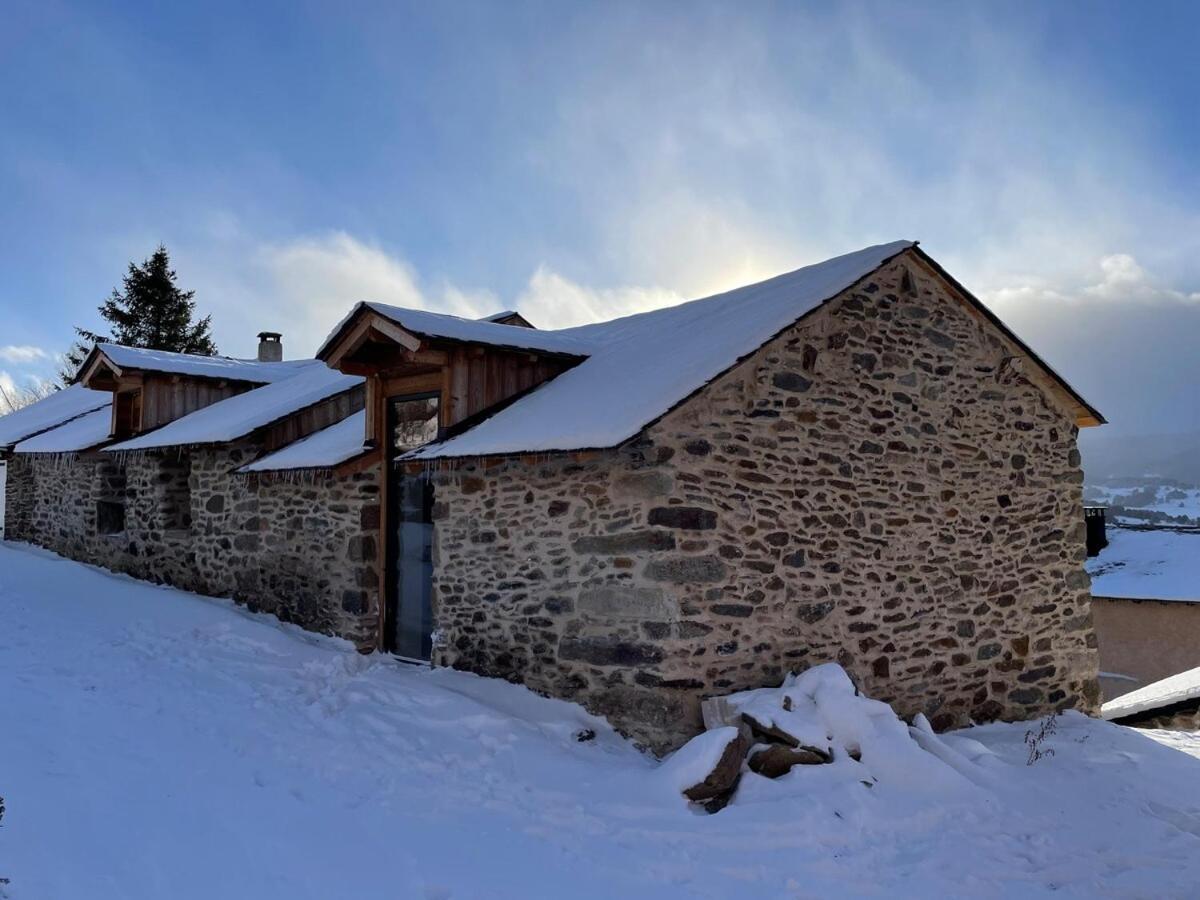 La Petite Bergerie En Pierre Surplombant Le Lac Real Extérieur photo